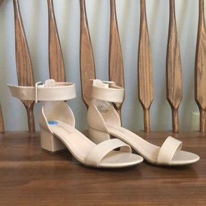 💰3/$30 Nude block heels with ankle strap